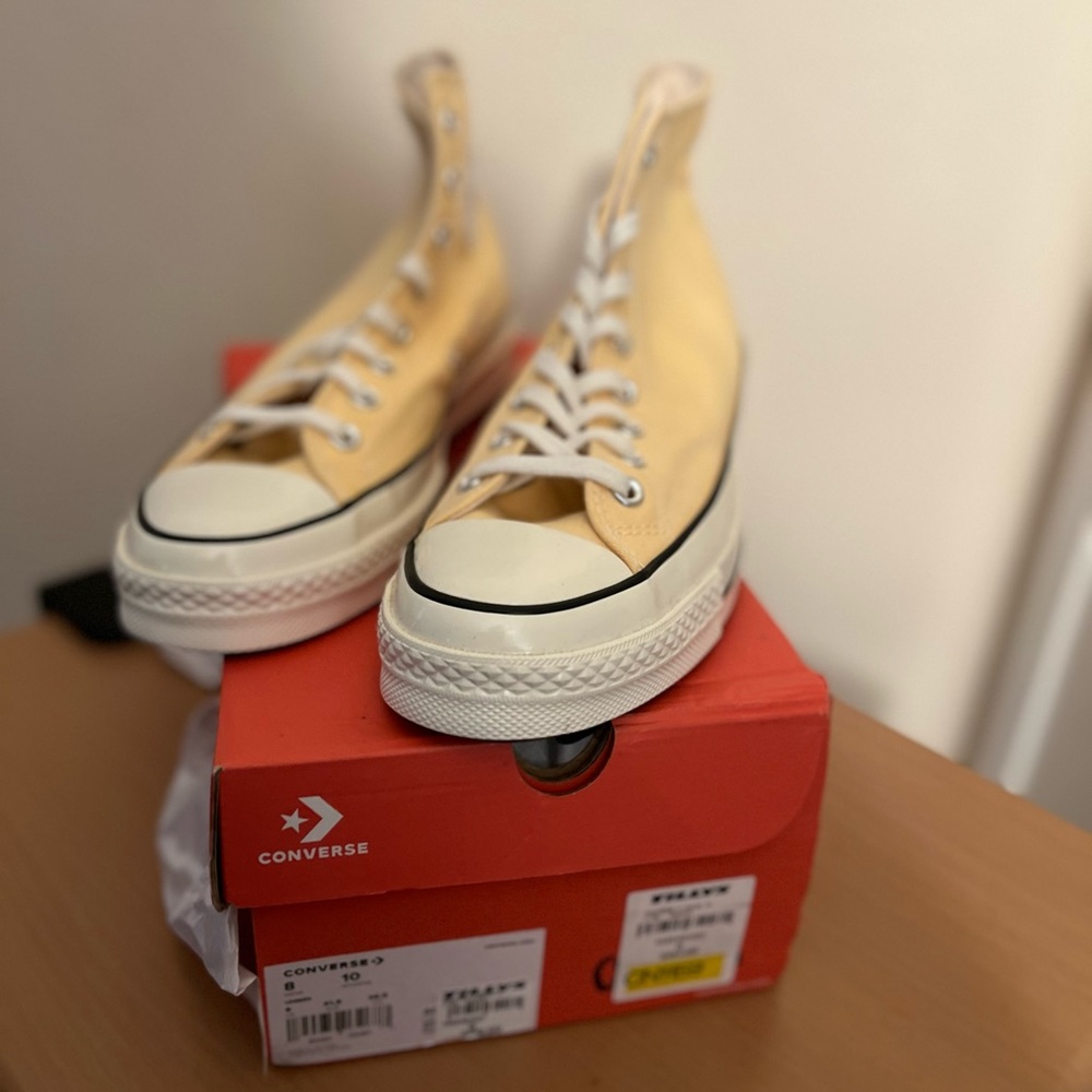 Yellow platform Converse (New)